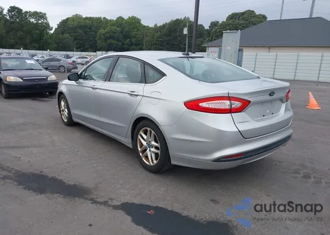 2013 Ford Fusion Se z USA, uszkodzony, nr VIN 3FA6P0H70DR127687